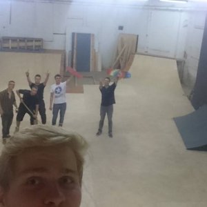 ...fleiu00dfig und bald fertig: die DIY-Jungs!